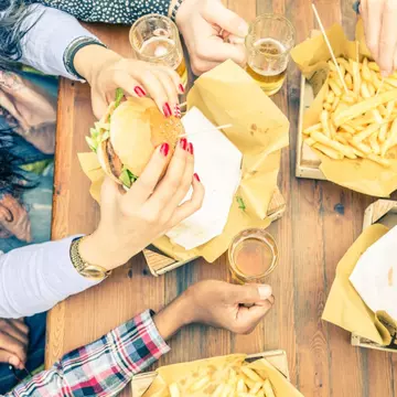 Obiceiuri alimentare la care să renunți până în 30 de ani