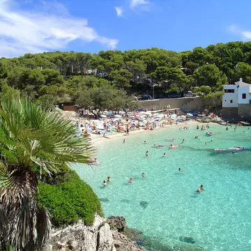 (P) Mallorca surprinde prin viața de noapte fulminantă