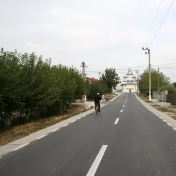 Moarte cumplita! A căzut de pe bicicletă într-o fântănă