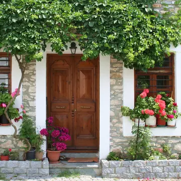(P) Thassos, insula cu rădăcini străvechi
