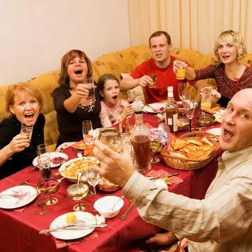 Iată cum se spune „PAŞTE FERICIT” în ALTE LIMBI!