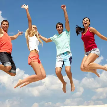 (P) Prețuri bune la vacanțe și vânzări record pentru turoperatorii români
