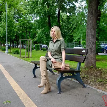 Diana Dumitrescu a făcut senzație într-o rochie purtată de mama sa în urmă cu 30 de ani. „Îmi place să îmi bag nasul în șifonierul ei”