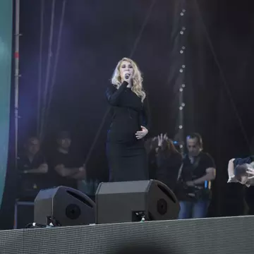 „O să fiu mămică”. O cântăreaţă celebră de la noi le-a dat fanilor vestea cea mare