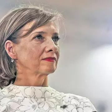 Carmen Iohannis, ținută lejeră în Afganistan. Cum s-a îmbrăcat Prima Doamnă pentru vizita la baza militară / FOTO
