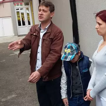Imagini revoltătoare la un spital din Tecuci! Un medic refuză să consulte un copil cu febră și vărsături dintr-un motiv incredibil
