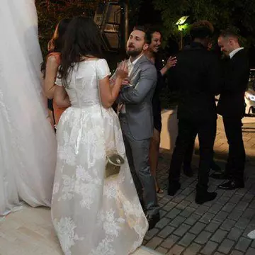 L-a captivat total! Dani Oțil i-a dedicat toată seara unei celebre actrițe