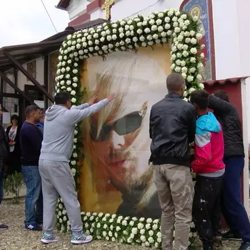 La înmormântarea lui Marian Dârta nici clopotele nu au batut cum trebuie.