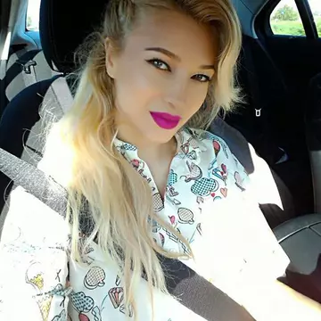 Până acum nu a vorbit despre asta. Câte kilograme are de fapt Lora și ce eforturi face să își mențină greutatea