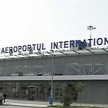 Tentativă de omor pe Aeroportul din Sibiu. A fost înjunghiată de fostul soţ