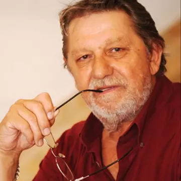 Sebastian Papaiani, internat de urgență