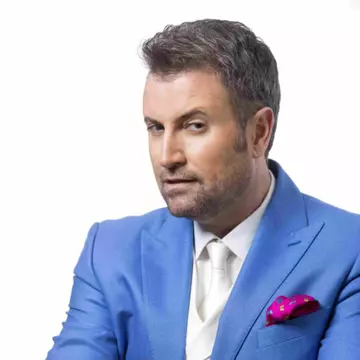EXCLUSIV/ Cătălin Botezatu le dă pontul suprem candidaților pentru o ținută perfectă la urne: ”Să nu se vadă opulența, doar…”