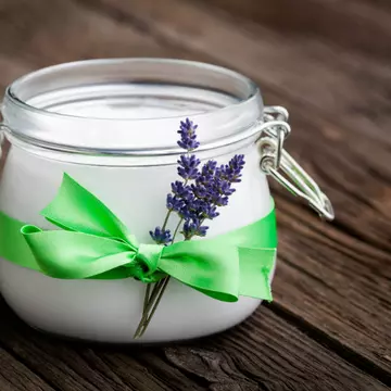 Cum îți faci singură un deodorant natural și eficient