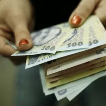 Se schimbă banii în România