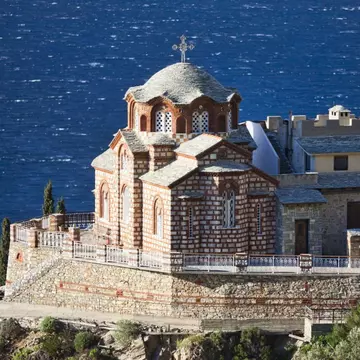 De ce femeile nu au voie pe muntele Athos
