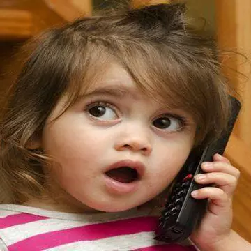 Bancul de vineri. Sună telefonul