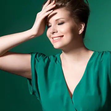 6 greșeli vestimentare care te îngrașă și te îmbătrânesc