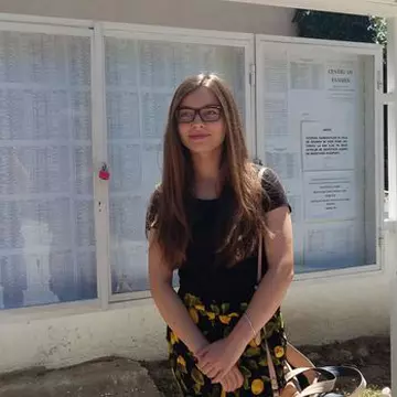 BACALAUREAT 2016. A luat 10 la bac, dar nu poate ajunge la facultatea pe care și-o dorește. Ce îi stă în cale unei eleve din Galați