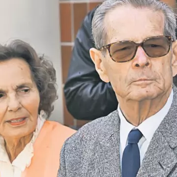 A murit Regina Ana