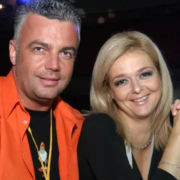 Fițe de ”megastar”! Adrian Enache supărat că poza lui nu apare pe afișe alături de Smiley ori respectabilul Gheorghe Zamfir