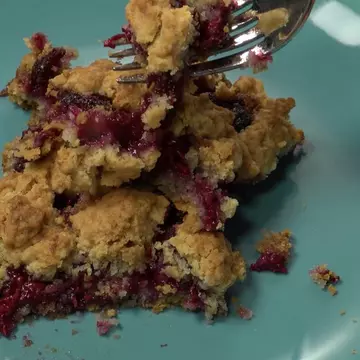 MIAM-MIAM! Crumble cu zmeură