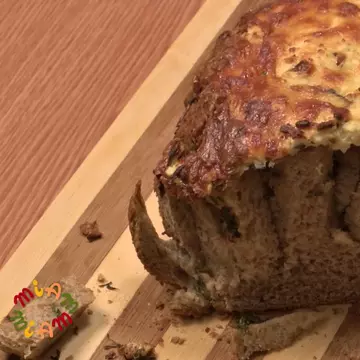 MIAM-MIAM! Pâine cu verdeață și usturoi