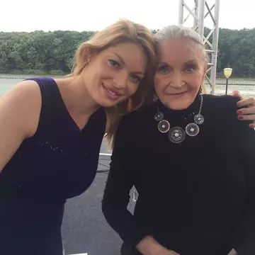 „Mama Zina” a dat-o pe gol pe Valentina Pelinel: „Băieţelul seamănă cu ea, dar şi cu Cristi”