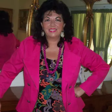 Jenant! Cum arată mizeria din casa lui Carmen Harra, care ar fi putut fi salon de masaj erotic