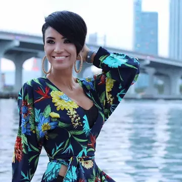 Primele imagini împreună după ce s-a zvonit că s-au despărţit. Adelina şi Speak, mai îndrăgostiţi ca niciodată