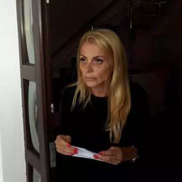 Mascaţii au intrat, în toiul nopţii, peste o familie din Gorj. Ce au făcut când au realizat că au greşit adresa