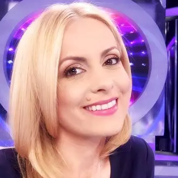Simona Gherghe: „Simt că numele Miruna i se potriveşte fetiţei mele”