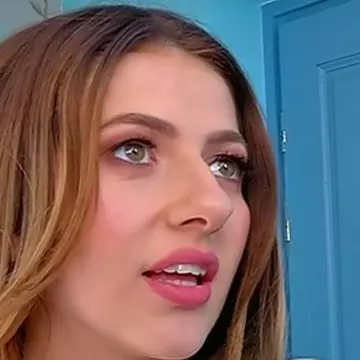 Andra se mândrește cu ochii, Lora se laudă cu creierul ei, iar Lidia Buble cu nasul!
