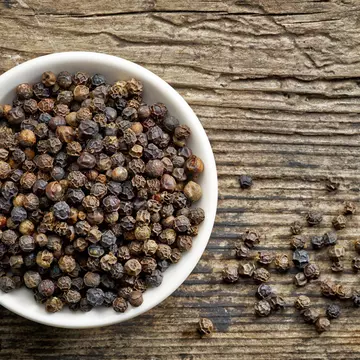 De ce trebuie să pui piper negru în mașina de spălat