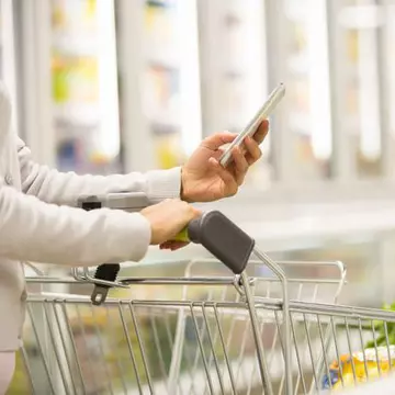 Mobilul a generat o nouă boală a timpurilor noastre! Vezi dacă prezinți simptomele