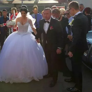 Andreea Tonciu si sotul ei si-au aratat verighetele pentru prima data. Ce au observat fanii