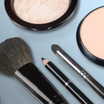 Cum să îţi faci contouring şi strobing