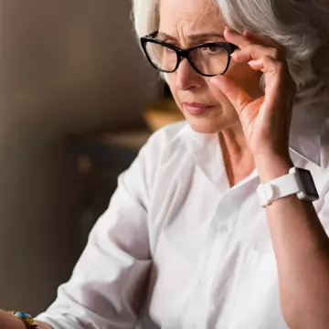O mamă i-a scris un sms fiului său mort. A rămas surprinsă când a primit răspuns