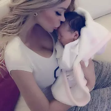 Bianca Drăgușanu și-a arătat operația de cezariană, la prima apariție TV de după naștere | FOTO