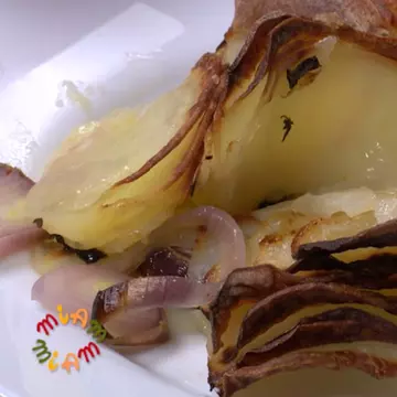 MIAM-MIAM! Cartofi crocanți la cuptor