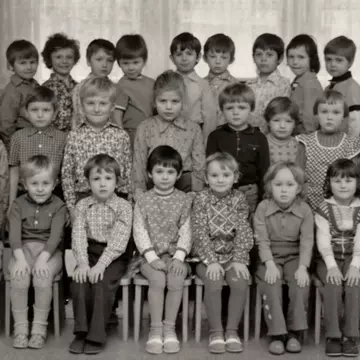 O învațătoare rămâne șocată de ceea ce găsește în dosarul unui elev