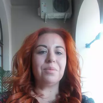 Oana Roman se reinventează. Vedeta le-a închis gura tuturor când și-a făcut apariția în rochia asta