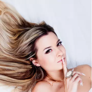 Cum să obții un păr perfect întins