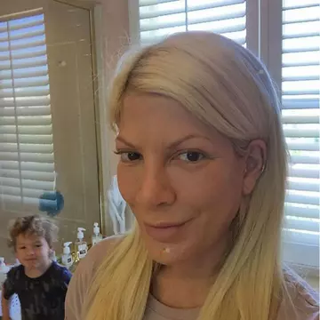 Actrița Tori Spelling stă rău cu banii și se împrumută la prieteni