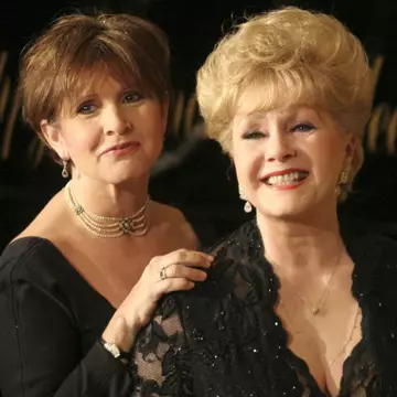 La o zi după moartea lui Carrie Fisher, a murit mama ei, Debbie Reynolds