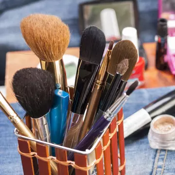 5 accesorii de frumusețe care îți sunt indispensabile în trusă