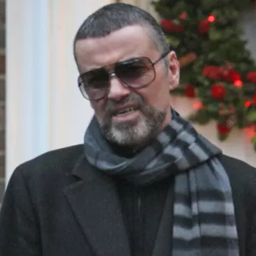 George Michael ar fi încercat să se despartă de iubitul său în repetate rânduri