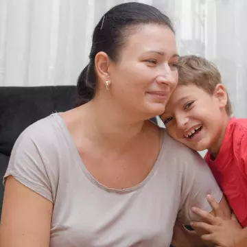 Cum și-a consolat un băiețel mama îndoliată