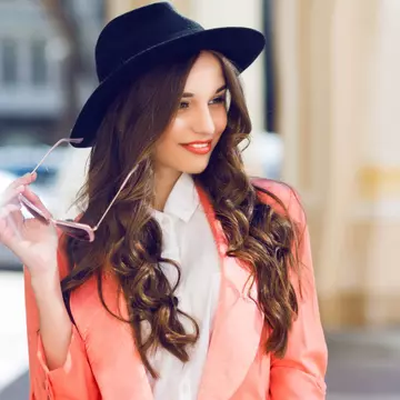 Gata de primăvară? 6 piese și accesorii absolut indispensabile în acest sezon