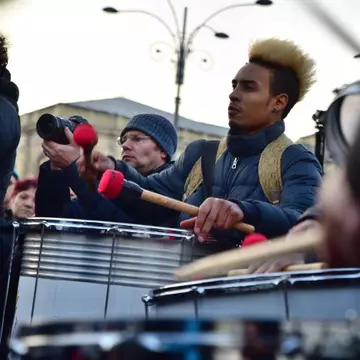 Trupa Superchill la protest, în piaţa Victoriei