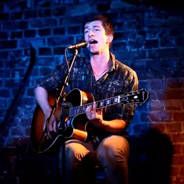 3 one-man-show-uri pe care nu trebuie să le ratezi